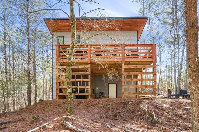 126 Hummingbird Way, Copperhill, TN 37317