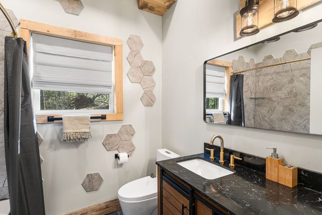 126 Hummingbird Way, Copperhill, TN 37317