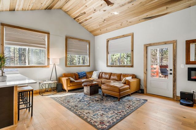 126 Hummingbird Way, Copperhill, TN 37317