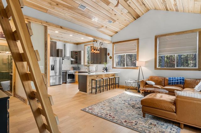 126 Hummingbird Way, Copperhill, TN 37317