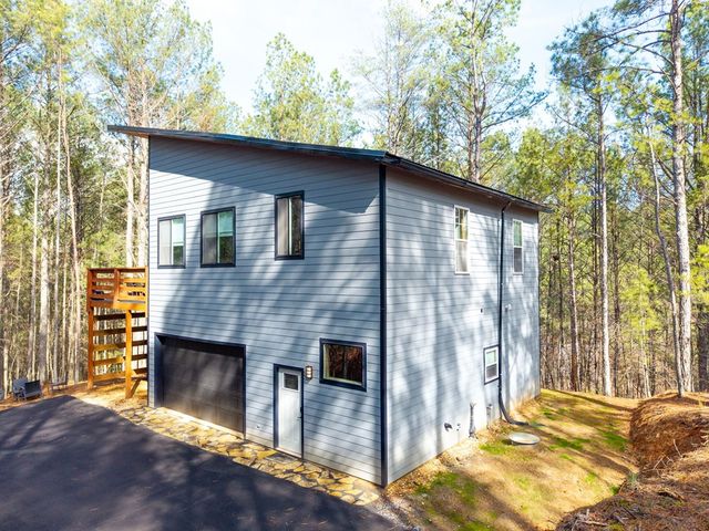 126 Hummingbird Way, Copperhill, TN 37317