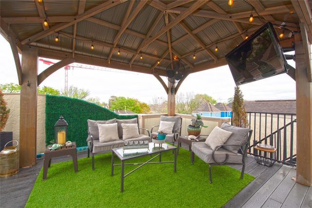 1141 W 23rd Street B, Houston, TX 77008