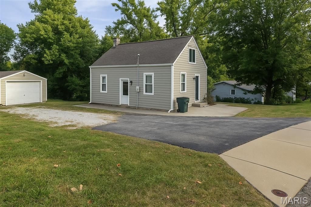 319 Jefferson Avenue, Valley Park, MO 63088