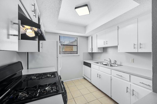 2008 Old West PL B, Round Rock, TX 78681