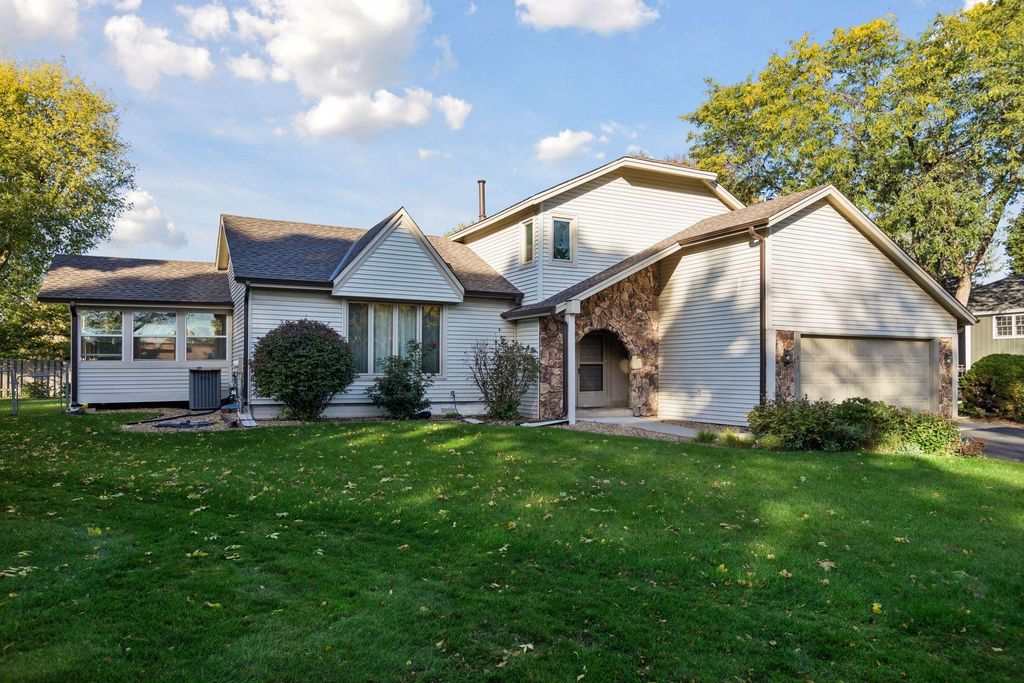 2825 Norwood Lane N, Plymouth, MN 55441 — photo 2
