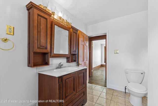 1807 Teel Avenue, Lansing, MI 48910