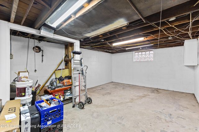 1807 Teel Avenue, Lansing, MI 48910