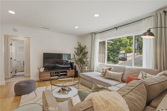 4231 Division, Los Angeles, CA 90065
