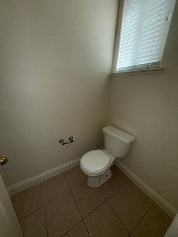 2672 Wrenwood Avenue, Clovis, CA 93611