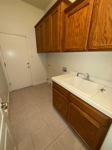 2672 Wrenwood Avenue, Clovis, CA 93611