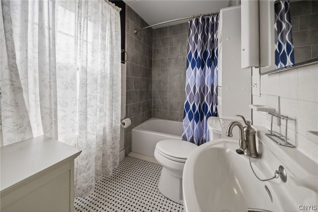 521 Kensington Road, Syracuse, NY 13210