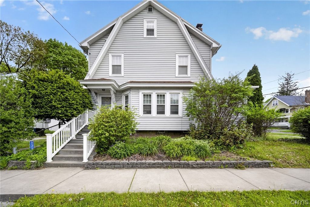 521 Kensington Road, Syracuse, NY 13210