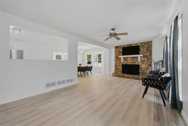 200 Huntcliff Court, Fayetteville, GA 30214
