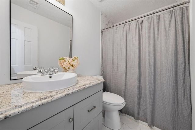 200 Huntcliff Court, Fayetteville, GA 30214