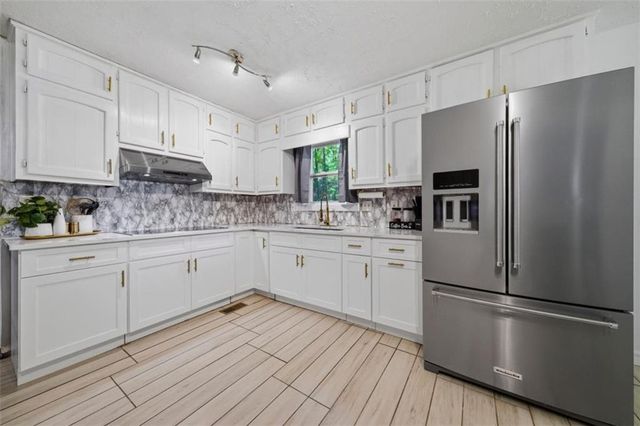 200 Huntcliff Court, Fayetteville, GA 30214