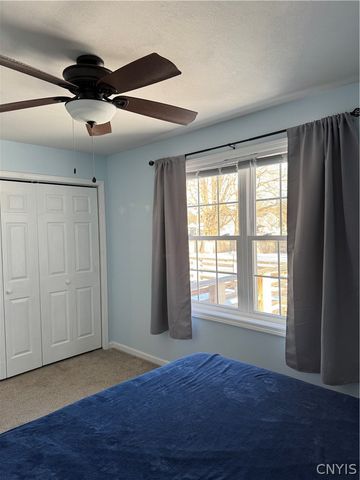 7 Homestead Avenue, Schroeppel, NY 13135