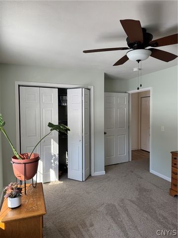 7 Homestead Avenue, Schroeppel, NY 13135