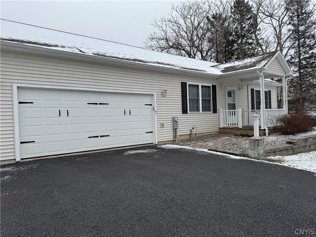 7 Homestead Avenue, Schroeppel, NY 13135