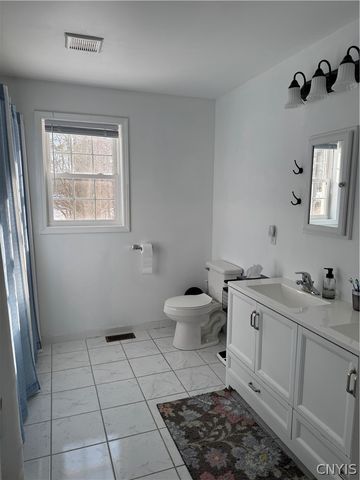 7 Homestead Avenue, Schroeppel, NY 13135