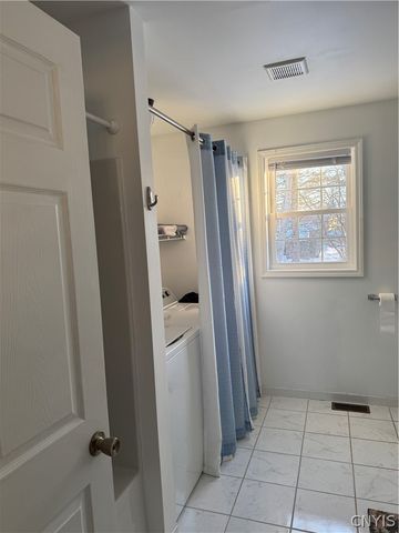 7 Homestead Avenue, Schroeppel, NY 13135