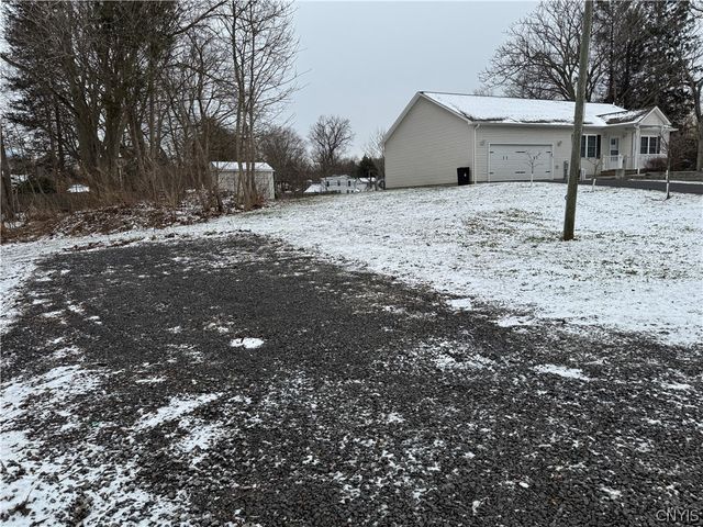 7 Homestead Avenue, Schroeppel, NY 13135