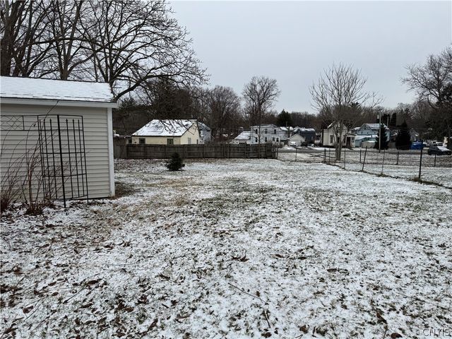 7 Homestead Avenue, Schroeppel, NY 13135