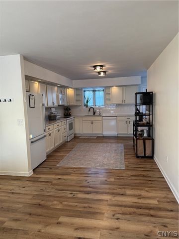 7 Homestead Avenue, Schroeppel, NY 13135