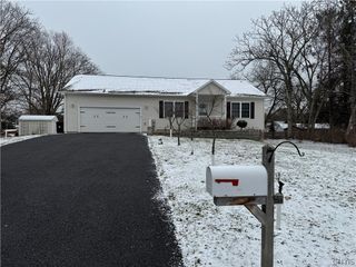 7 Homestead Avenue, Schroeppel, NY 13135