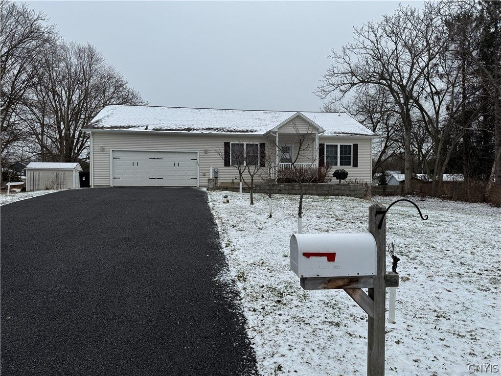 7 Homestead Avenue, Schroeppel, NY 13135