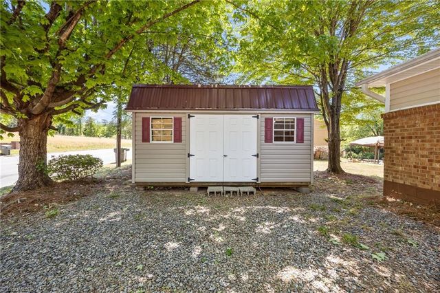 1138 Liberty Drive, Thomasville, NC 27360