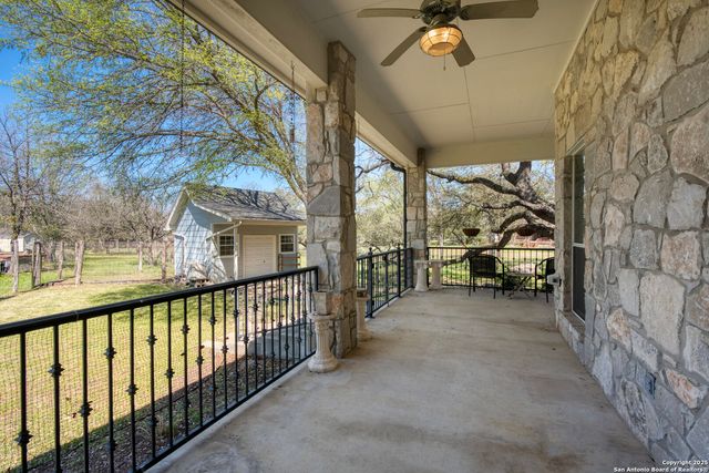 521 Oak Tree, New Braunfels, TX 78130
