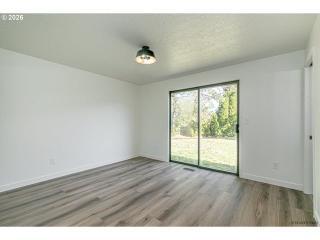 2412 Sw INDIAN MARY Ct, Troutdale, OR 97060