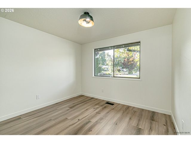 2412 Sw INDIAN MARY Ct, Troutdale, OR 97060