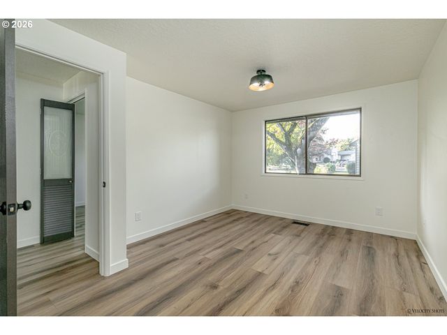 2412 Sw INDIAN MARY Ct, Troutdale, OR 97060