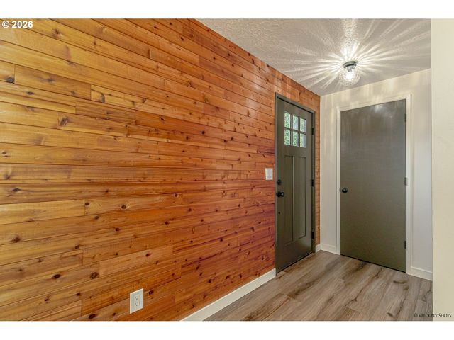 2412 Sw INDIAN MARY Ct, Troutdale, OR 97060