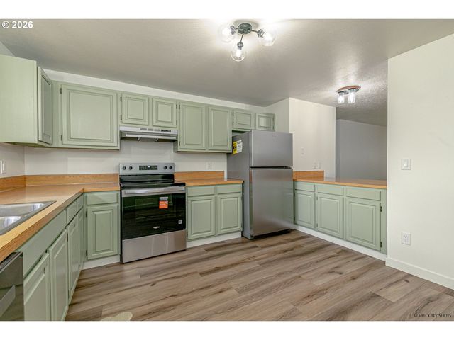 2412 Sw INDIAN MARY Ct, Troutdale, OR 97060