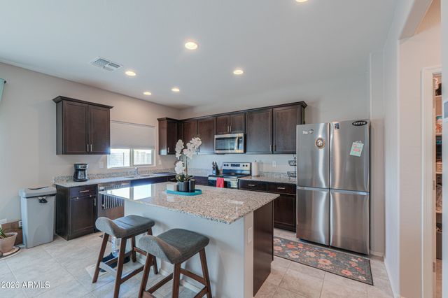 43653 W CYPRESS Lane, Maricopa, AZ 85138