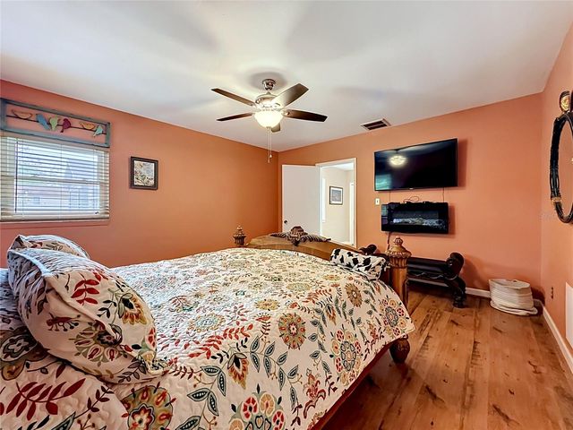 2045 BROADWAY, Clearwater, FL 33755