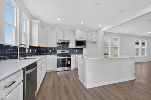 3200 Balsamroot Drive, Greenwood, IN 46143
