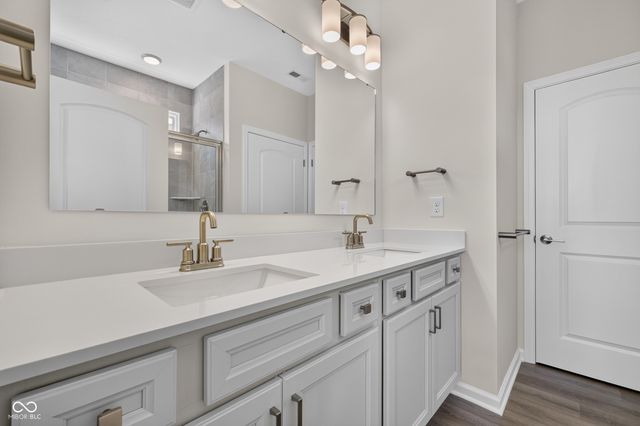 3200 Balsamroot Drive, Greenwood, IN 46143