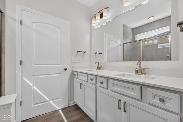 3200 Balsamroot Drive, Greenwood, IN 46143