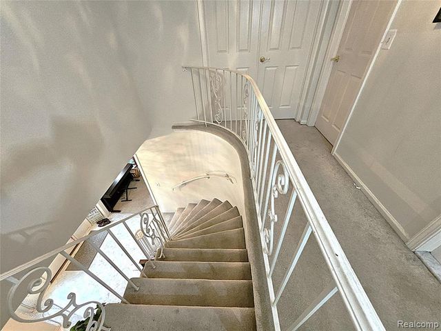 1114 Chaffer Drive, Rochester Hills, MI 48306