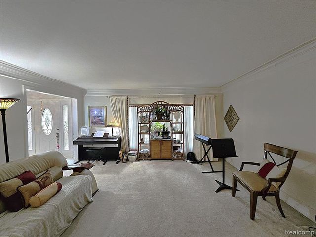1114 Chaffer Drive, Rochester Hills, MI 48306