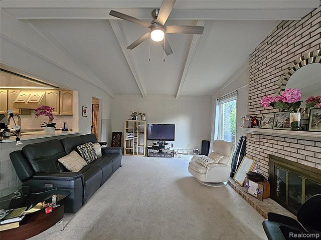 1114 Chaffer Drive, Rochester Hills, MI 48306
