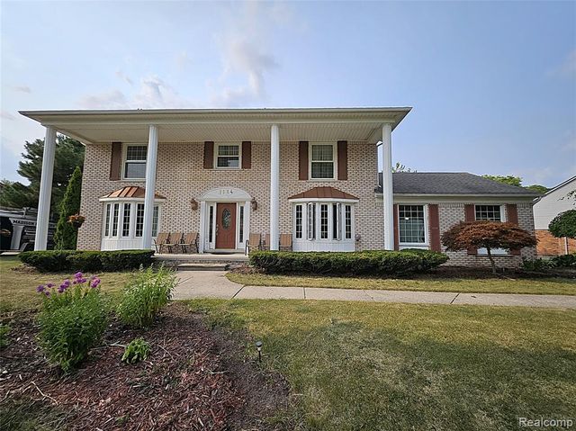 1114 Chaffer Drive, Rochester Hills, MI 48306