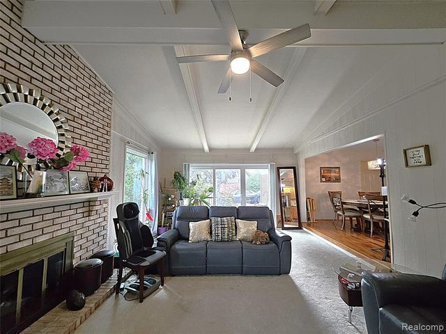 1114 Chaffer Drive, Rochester Hills, MI 48306