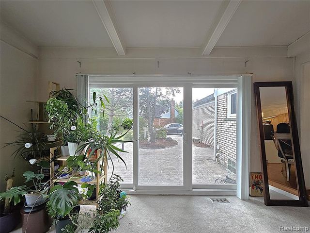1114 Chaffer Drive, Rochester Hills, MI 48306