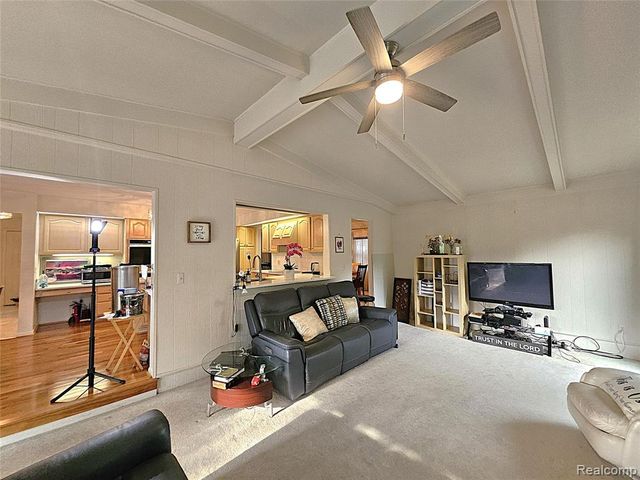 1114 Chaffer Drive, Rochester Hills, MI 48306