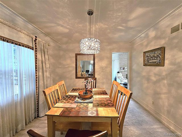 1114 Chaffer Drive, Rochester Hills, MI 48306