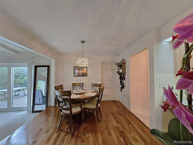 1114 Chaffer Drive, Rochester Hills, MI 48306